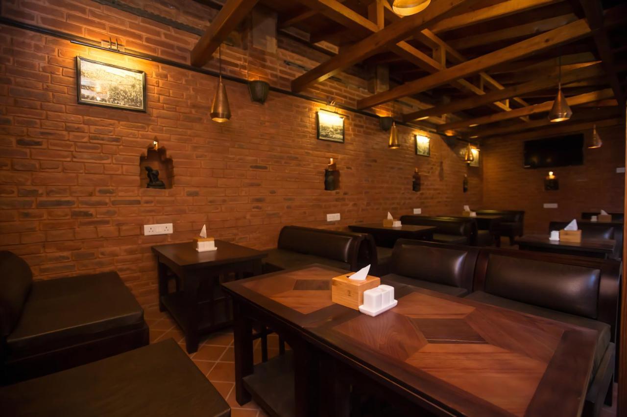 Hotel Baha Restaurant And Cafe بهاكتابور المظهر الخارجي الصورة