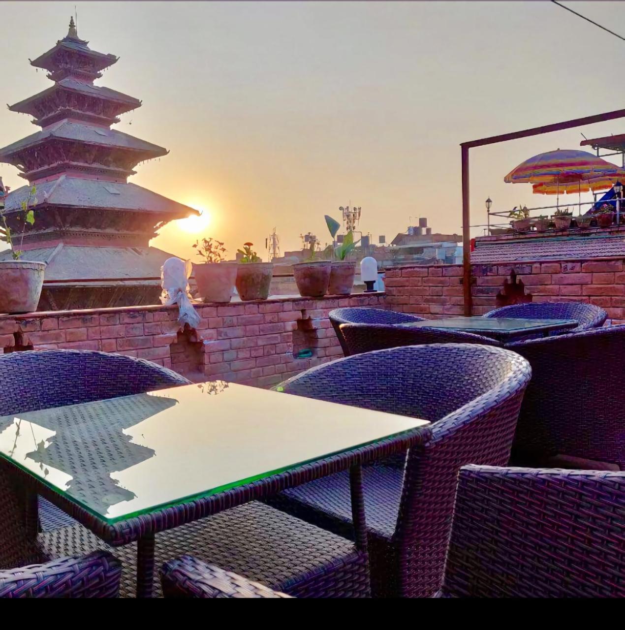 Hotel Baha Restaurant And Cafe بهاكتابور المظهر الخارجي الصورة