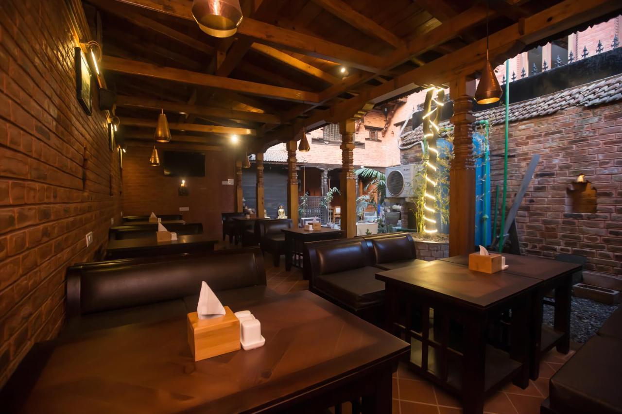 Hotel Baha Restaurant And Cafe بهاكتابور المظهر الخارجي الصورة