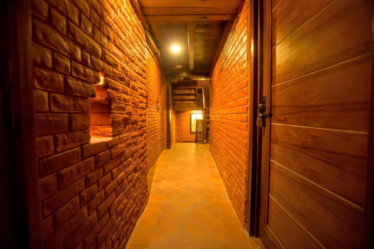 Hotel Baha Restaurant And Cafe بهاكتابور المظهر الخارجي الصورة