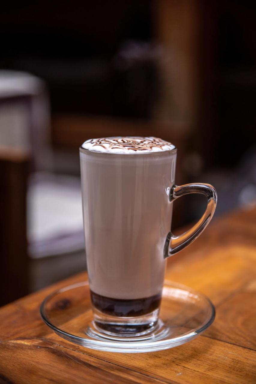 Hotel Baha Restaurant And Cafe بهاكتابور المظهر الخارجي الصورة